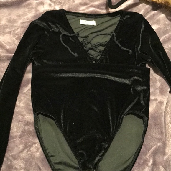 crushed velvet black body suit - Picture 3 of 3